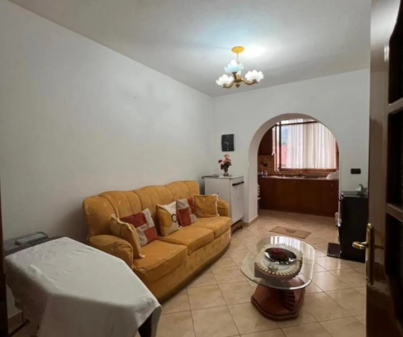 Home In City Center Permet Apartment