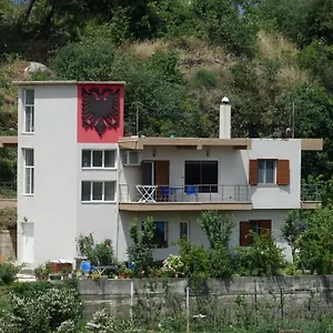  Villa Eagle House