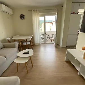  Apartment Spring In